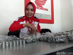 Konsumen Beli Motor Pakai Uang Receh, Staf: Ribet Tapi Seneng