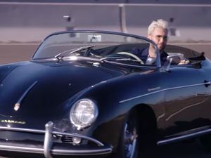 Tukar Guling Motuba, Adam Levine Kena Tipu!