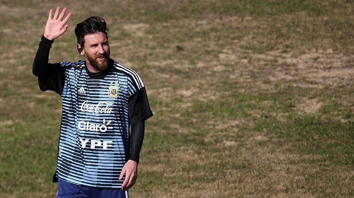 Lionel Messi dalam salah satu sesi latihan timnas Argentina. (Foto: Agustin Marcarian/Reuters)
