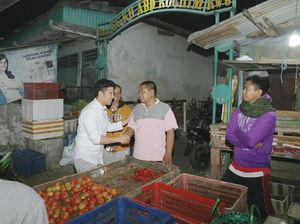 Mampir Pasar Baru Pandaan, Emil Dardak Tinjau Harga Pasar