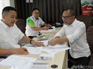 Hanif: Semua Perusahaan Sama, Wajib Bayar THR!