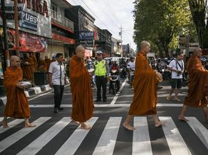 Melihat Persiapan Umat Budha Jelang Perayaan Waisak
