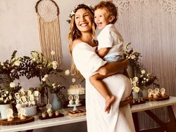 Curhat Candice Swanepoel Mengurus 2 Anak Batita Sekaligus