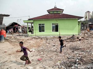 Anies Targetkan Pembangunan Rumah Permanen Kampung Akuarium 2019