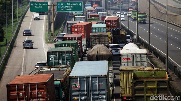 Bulan depan, Pemprov DKI Jakarta Batasi Operasional Truk di Tol Lingkar Luar