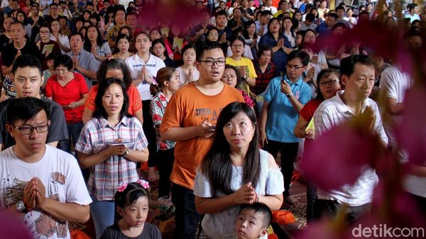 Di Jakbar, Perayaan Waisak Berlangsung di Wihara Ekayana Arama