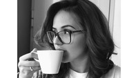 Tak seperti kebanyakan model, Rebeca kerap tampil sederhana. Rebeca juga diketahui fans penyanyi Alicia Keys. (Foto: instagram @rebecas.tavares)