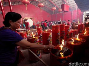 Suasana Perayaan Waisak di Wihara Dharma Bhakti Glodok Suasana Perayaan Waisak di Wihara Dharma Bhakti Glodok