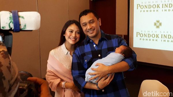 Giring dan Cynthia Dikaruniai Anak Keempat