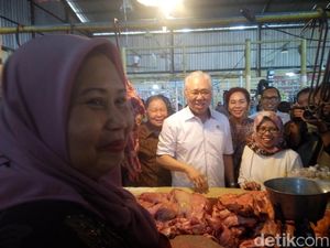Fluktuasi Harga Daging Ayam Masih Jadi PR Mendag
