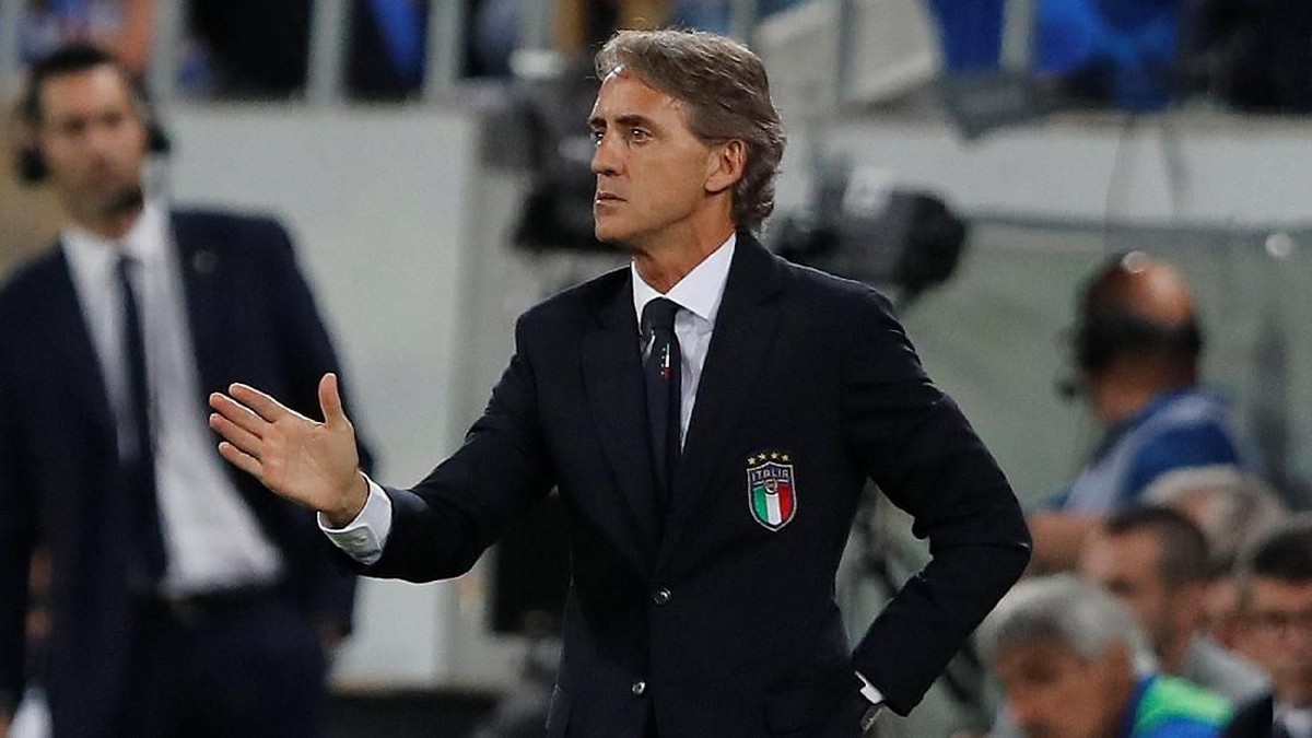 Roberto Mancini tak sabar memulai pertandingan resminya bersama Timnas Italia. (Foto: Arnd Wiegmann/Reuters)