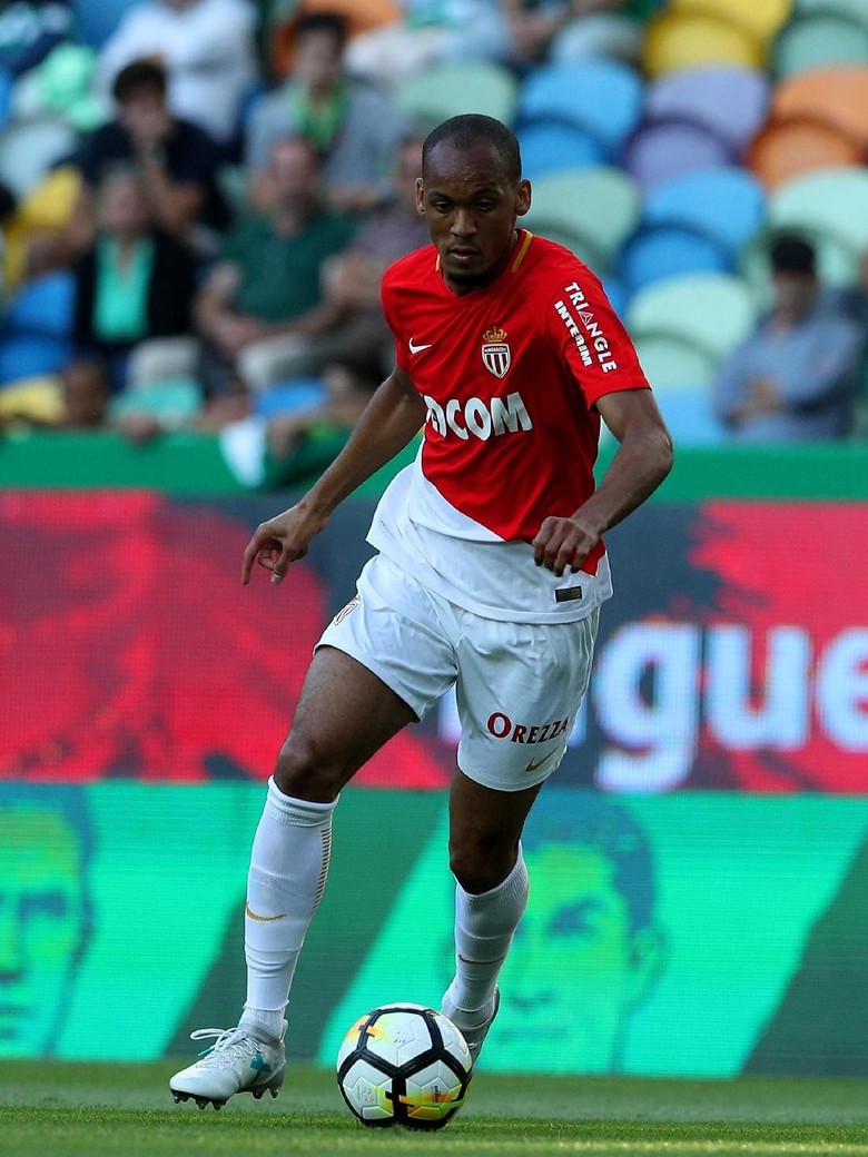 Negosiasi Liverpool dan Fabinho Hanya Sebulan Negosiasi Liverpool dan Fabinho Hanya Sebulan