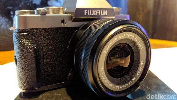 Penampakan Fujifilm X-T100 Bergaya Retro