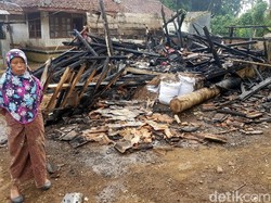 Kebakaran, Seorang Nenek di Sukabumi Selamatkan Tetangganya