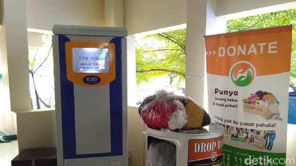 Ini Bentuk ATM yang Keluarkan Beras di Masjid Raya Bintaro