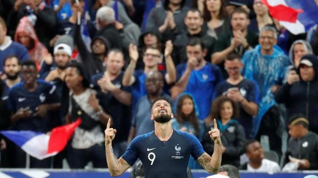 Oliver Giroud turut memperkuat Prancis ketika mengalahkan Australia 6-0 pada 2013.