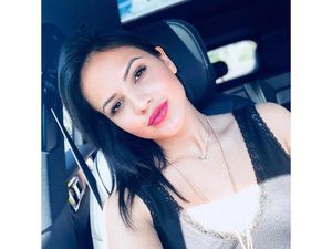 Gaya Liburan Istri Fabinho, Pemain Baru Liverpool