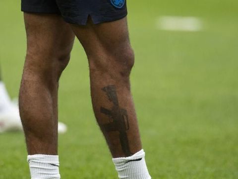 Tato Senapannya jadi Kontroversi, Ini Penjelasan Sterling
