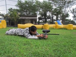 Ngabuburit di Yogya, Main Paintball Yuk!
