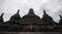 Melihat Ritual Waisak di Candi Borobudur