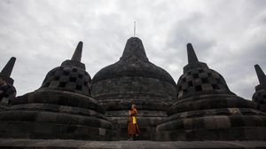 Melihat Ritual Waisak di Candi Borobudur
