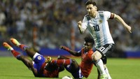 Lionel Messi. Megabintang Argentina dari klub Barcelona ini diestimasi memiliki harga pasar sebesar 180 juta euro. (Foto: Gabriel Rossi/Getty Images)