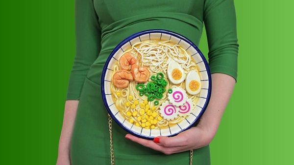 7 Tas Ini Bentuknya Mirip Banget Makanan, Bikin Lapar