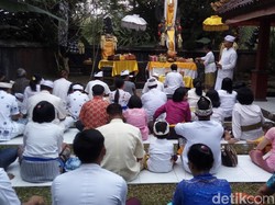 Umat Hindu di Salatiga Rayakan Galungan di Pura Adya Dharma