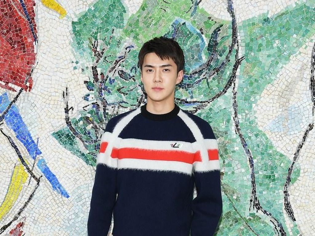 Deretan Idola K-Pop Kenakan Batik Deretan Idola K-Pop Kenakan Batik