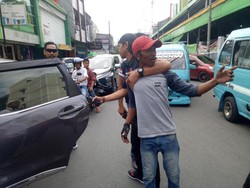 Kerap Baret Mobil, 10 Jukir di Pasar Makassar Diciduk