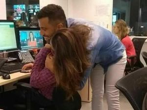 Fakta di Balik Foto Viral Pria Pakai High Heels yang Bikin Salah Fokus