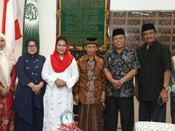 Pengasuh Ponpes di Kediri Ini Serasa Ketiban Pulung Bertemu Puti