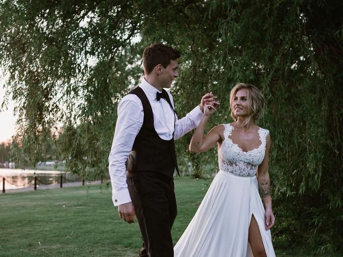 Victor Lindelof dengan Maja Nilsson saat melangsungkan pernikahan. (Foto: dok. Instagram) Victor Lindelof dengan Maja Nilsson saat melangsungkan pernikahan. (Foto: dok. Instagram)