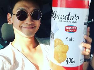 Ini 10 Bukti Bahwa Penyanyi Tampan Rain Doyan Makan