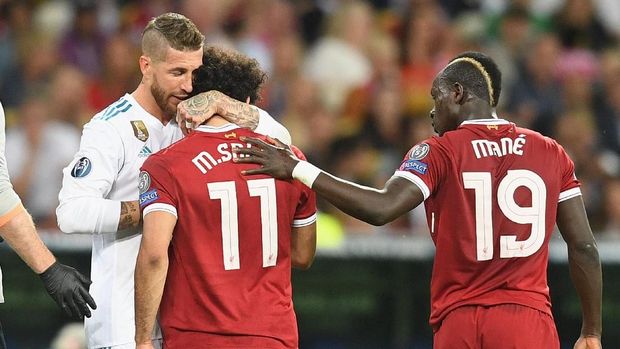 Sergio Ramos dituding mencederai Mohamed Salah di final Liga Champions.