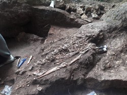 Selain Kerangka, Ditemukan Cap Tangan Berusia 36 Ribu Tahun