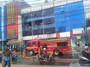 Api Padam, Kebakaran di Gedung StarVision Akibat Korsleting