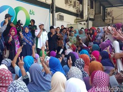 Didampingi Bupati Anas, Gus Ipul Temui Kelompok Perempuan