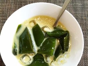 Ting..Ting! Segarnya Es Cincau Hitam dan HIjau Dipadu dengan Sirop Buat Berbuka Ting..Ting! Segarnya Es Cincau Hitam dan HIjau Dipadu dengan Sirop Buat Berbuka