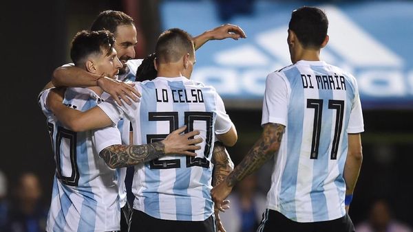 Foto: Trigol Messi Menangkan Argentina