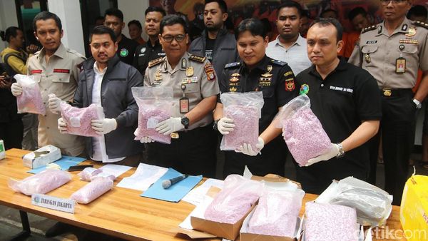 Puluhan Ribu Butir Ekstasi Asal Jerman Berhasil Diamankan