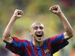 Di final Liga Champions 2006, Henrik Larsson menginspirasi kebangkitan Barcelona atas Arsenal. Si supersub masuk di menit ke-61 ketika Barca ketinggalan 0-1 dan membuat dua assist (menit 76 dan 80) untuk membawa Blaugrana berbalik menang 2-1. (Foto: Lluis Gene/AFP)