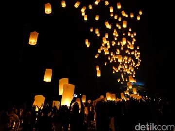 Lampion Waisak Borobudur yang Indah dan Bikin Hati Damai