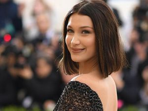 Ayah Bella Hadid Pamer Tas Hermes Rp 700 Jutaan Bergambar Wajah Putrinya Ayah Bella Hadid Pamer Tas Hermes Rp 700 Jutaan Bergambar Wajah Putrinya