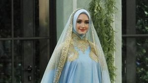 Foto: 15 Inspirasi Busana Lebaran dari Desainer Indonesia