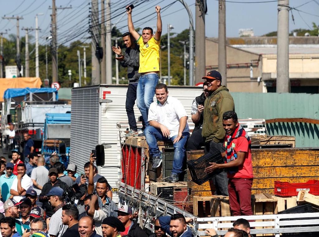 Harga Solar Naik, Supir Truk Demo Besar-Besaran di Brasil Harga Solar Naik, Supir Truk Demo Besar-Besaran di Brasil