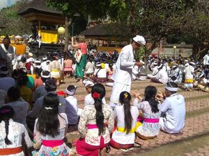 Momen Langka, Besok Umat Hindu Rayakan Kuningan Sekaligus Siwaratri Momen Langka, Besok Umat Hindu Rayakan Kuningan Sekaligus Siwaratri