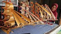 Melihat Uniknya Kerajinan Kapal Bambu di Marunda