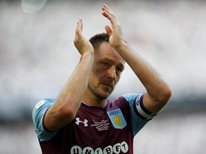 John Terry Umumkan Pensiun John Terry Umumkan Pensiun