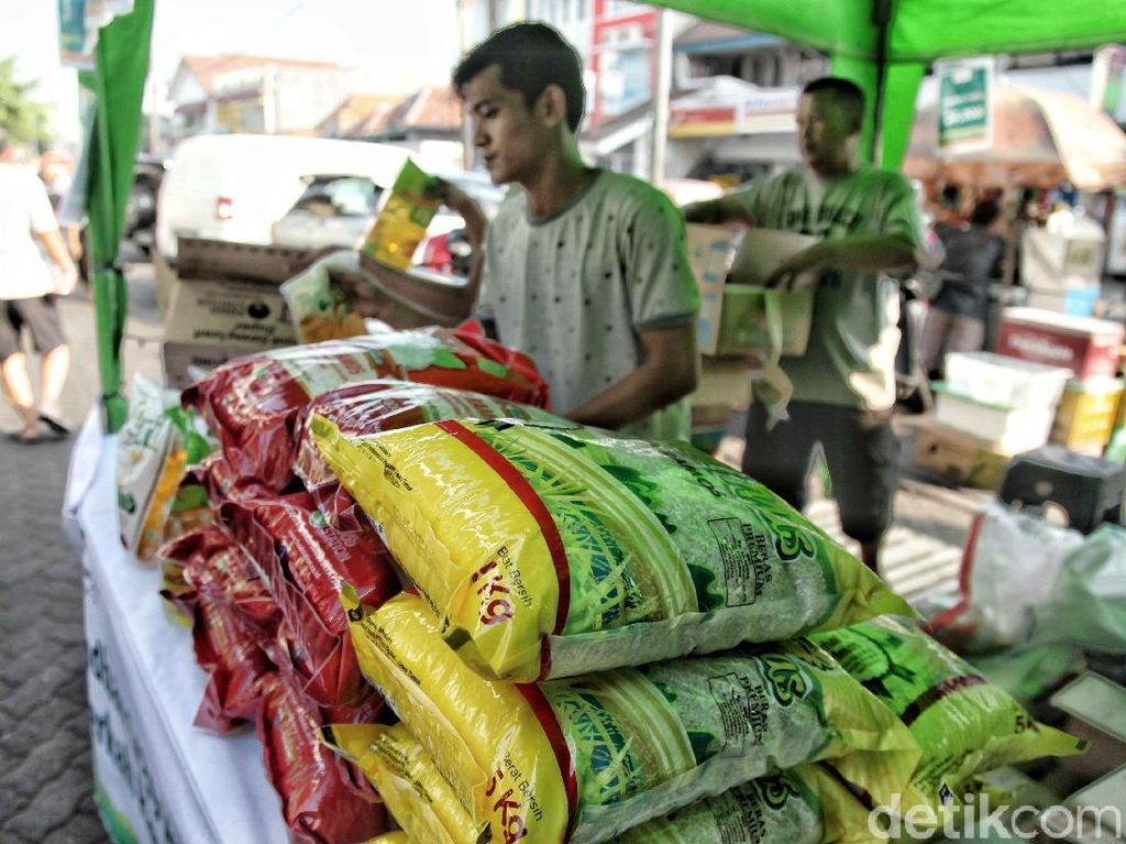 BUMN Sebar 2.000 Paket Sembako Murah Seharga Rp 25.000 BUMN Sebar 2.000 Paket Sembako Murah Seharga Rp 25.000